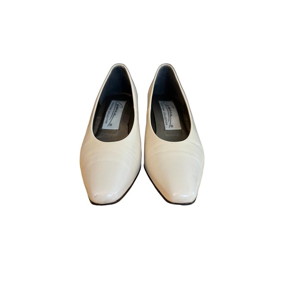 Caressa Shoes - Caressa Crosstown Collection Women's Cream Pumps Size 7.5M